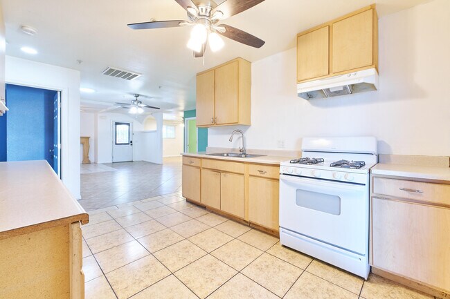 Building Photo - 85815 Avenida Raylynn