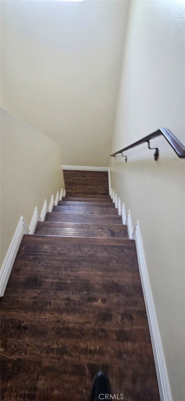 Building Photo - 611 E 75th St