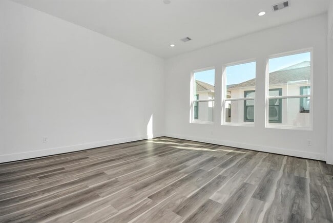 Building Photo - 1507 Robin St