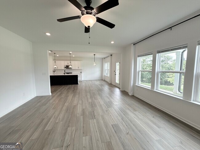 Building Photo - 207 Foxhill Dr