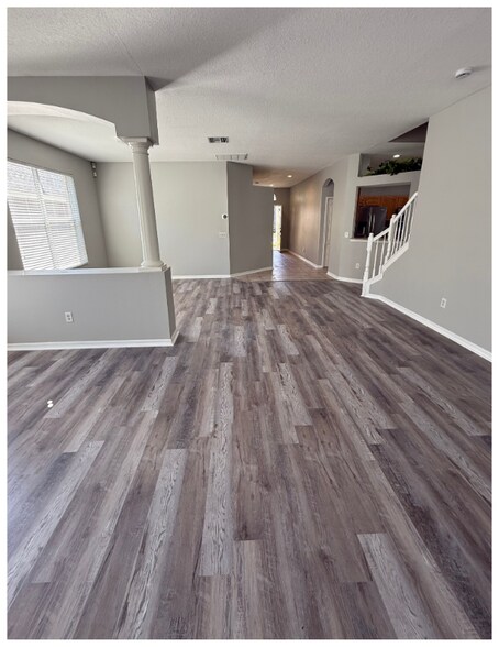 Building Photo - 2352 Rosehaven Dr