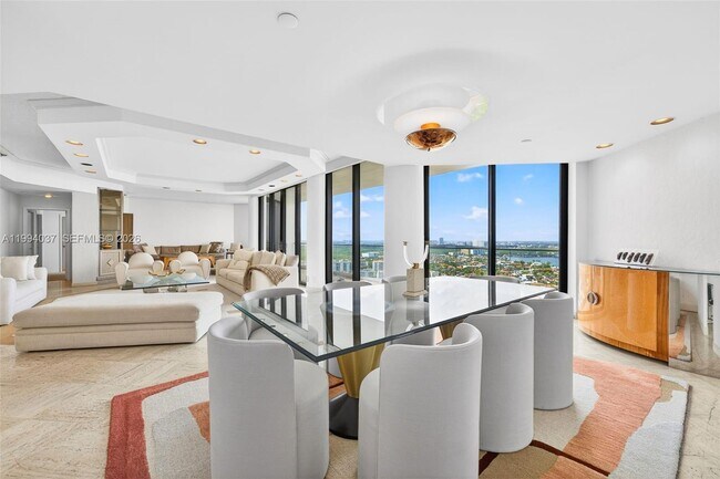 Building Photo - 2800 Island Blvd