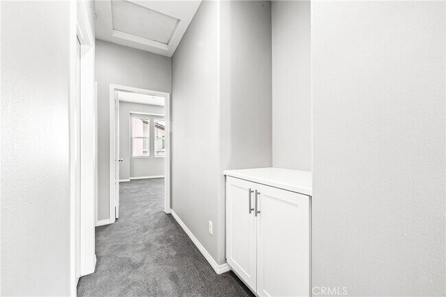 Building Photo - 6331 Pacific Wy