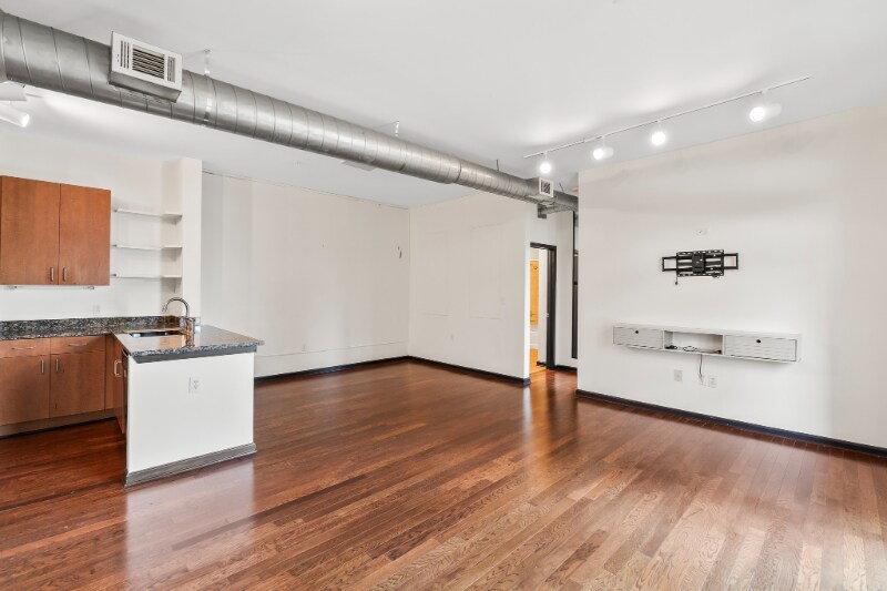 Building Photo - 5300 Peachtree Rd