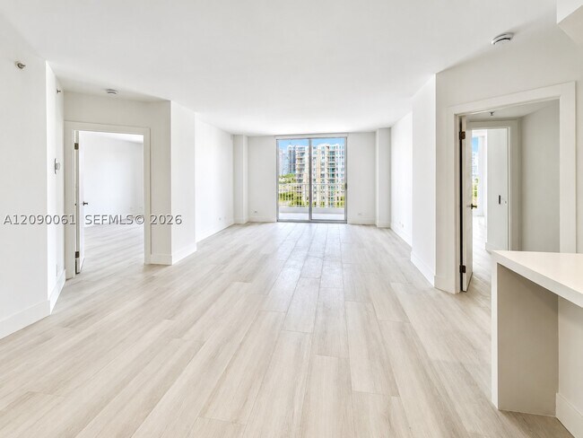 Building Photo - 701 Brickell Key Blvd