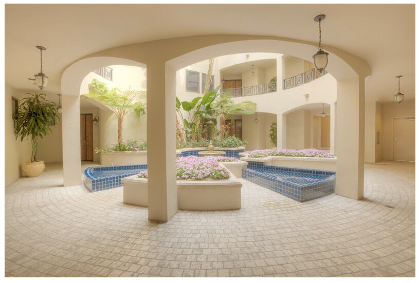 Building Photo - 10305 Almayo Ave