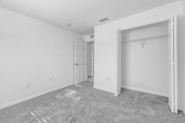 Building Photo - 1601 Wekiva Dr