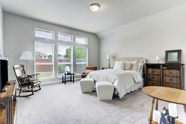 Building Photo - 8126 Silverspot Ln