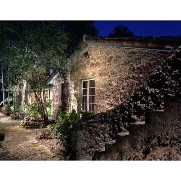 Building Photo - 1301 Milan Ave