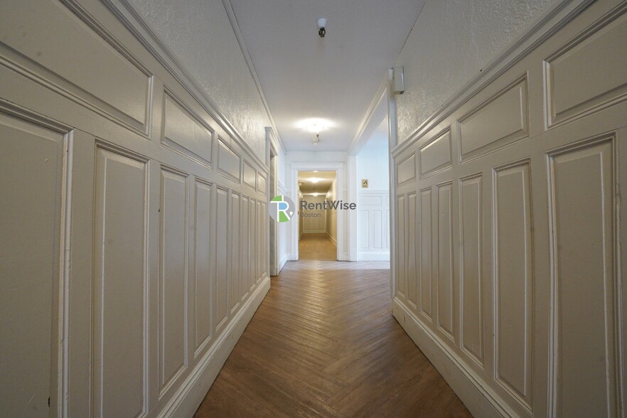 Building Photo - 1160 Commonwealth Ave