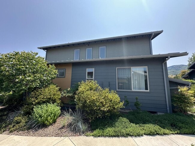 Building Photo - 96 Dunn Cir
