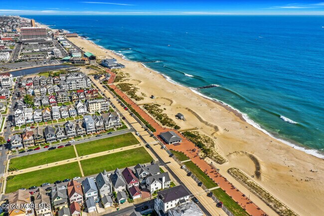 Building Photo - 49 Franklin Ave