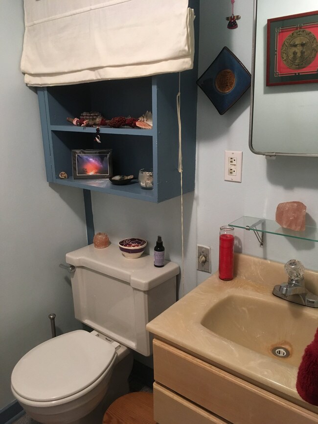 Building Photo - Admiral Way - 1 bedroom