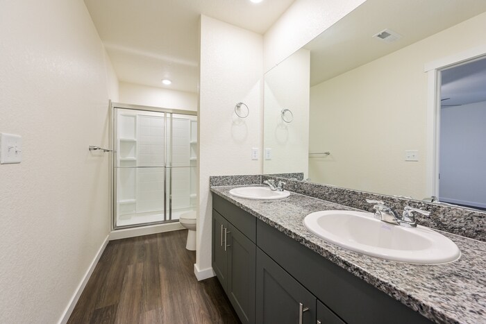 Building Photo - 13456 Oneida Ln