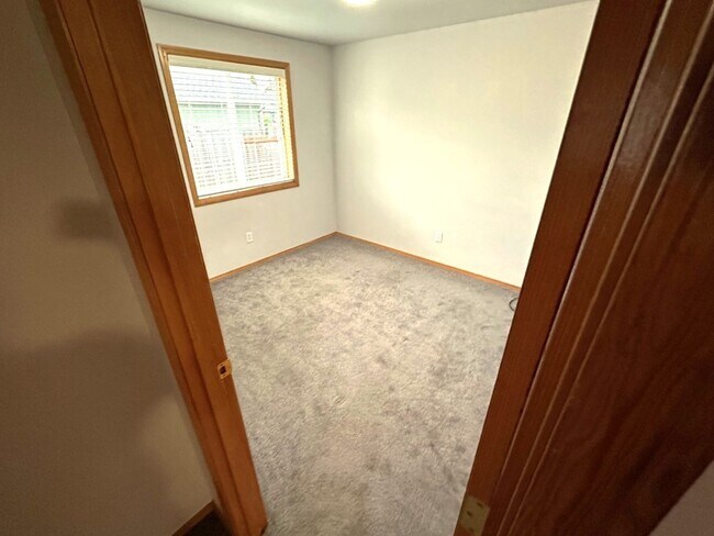 Building Photo - 3 bed 2 bath between Philomath Elementary and Middle School