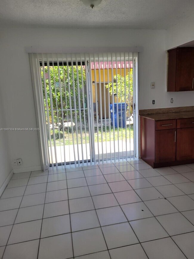 Building Photo - 2500 NW 52nd Ave
