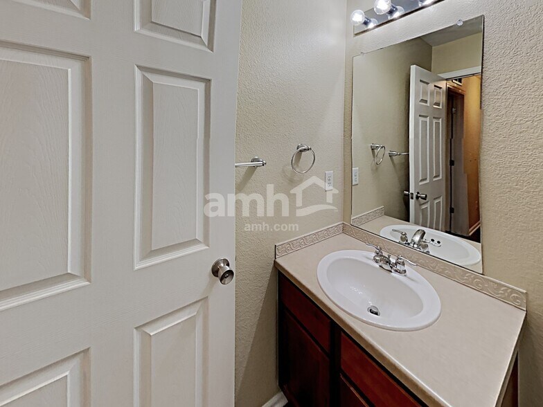 Building Photo - 4726 Andes St