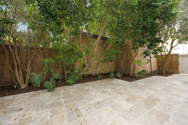 Building Photo - 210 Desert Bloom