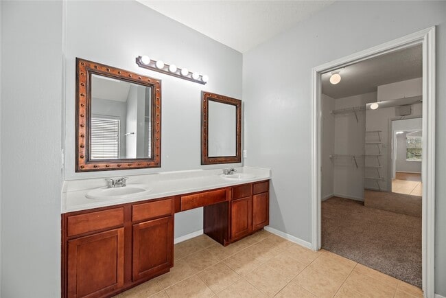 Building Photo - 16127 Spur Canyon Ct
