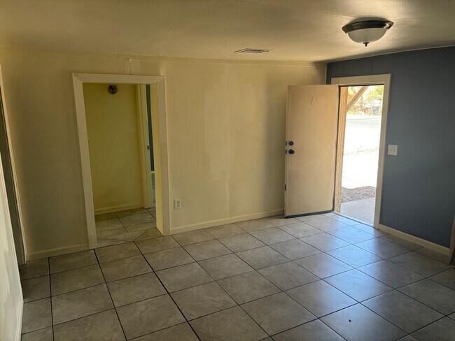 Building Photo - 2 Bedroom Rental in Coolidge | Washer/Dryer Included