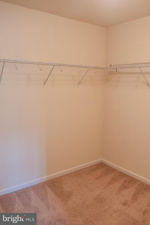 Building Photo - 726 Millhouse Dr