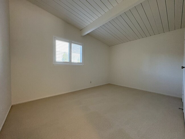 Building Photo - Charming Palo Alto Home with Beautiful Landscaping!