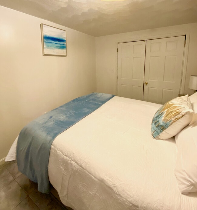 Bedroom #1 - 7 Alpine Ct