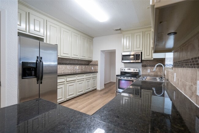 Building Photo - 2314 Ruth St