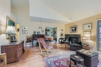 Building Photo - 2751 Glenwood Dr