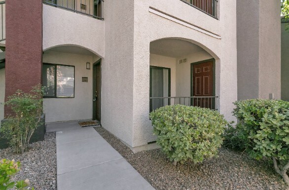Building Photo - 950 Seven Hills Dr
