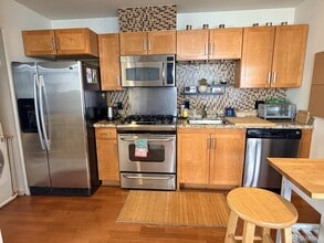 Building Photo - 81 Frank Norris St