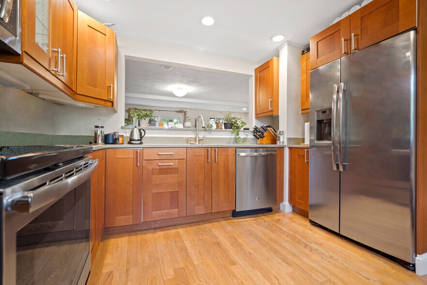 Primary Photo - 55 Waterhouse St