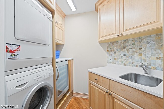 Building Photo - 60 Seagate Dr