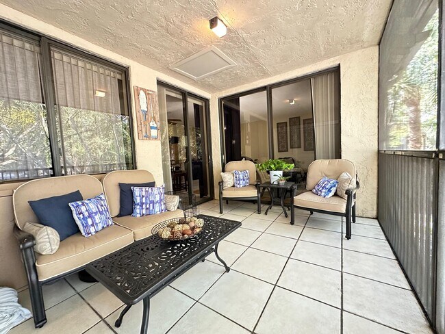 Building Photo - 4509 Carambola Cir S