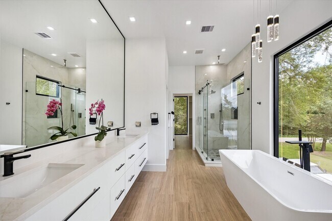 Building Photo - 407 Brook Hollow Dr