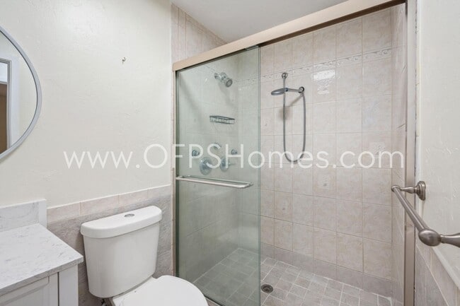 Building Photo - 211 Indian Oaks Dr