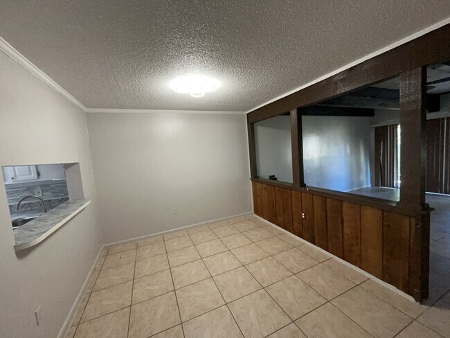 Building Photo - 5409 Pine Creek Dr