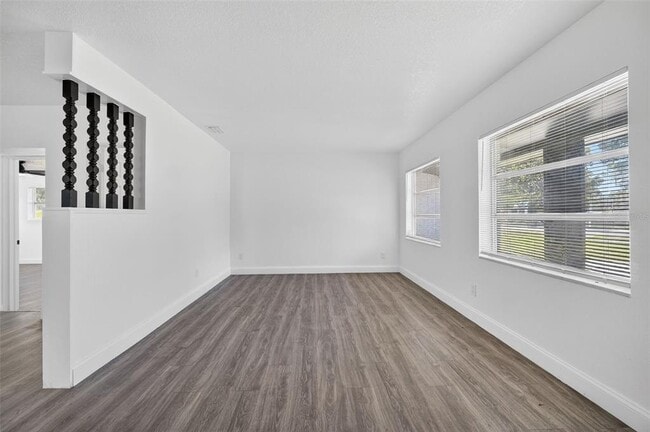 Building Photo - 3034 Touraine Ave