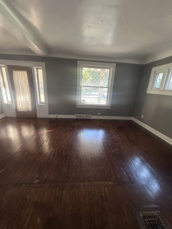 Building Photo - 3816 Archwood Ave
