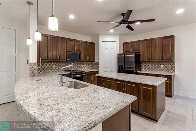 Building Photo - 8127 Rainforest Jasper Ln