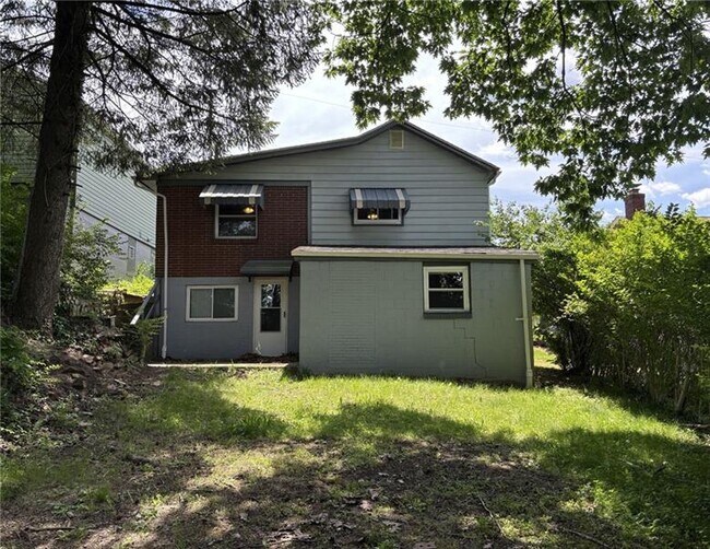 Building Photo - 931 Hilltop St