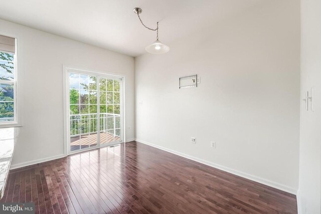 Building Photo - 43190 Loudoun Reserve Dr