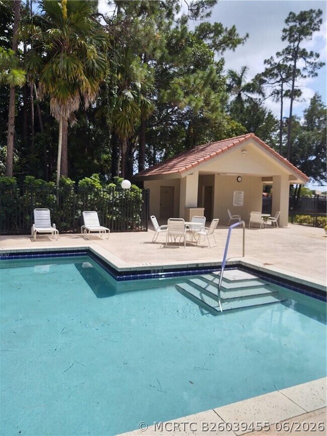 Building Photo - 5801 Coach House Cir