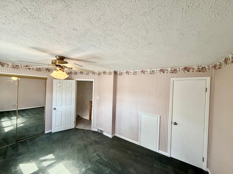 Building Photo - 3620 Canby Dr