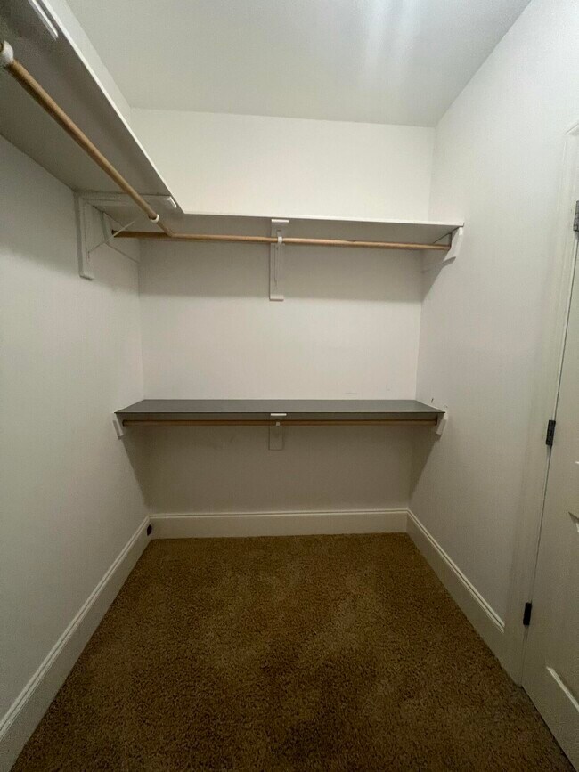Building Photo - 2105 Harborview Dr