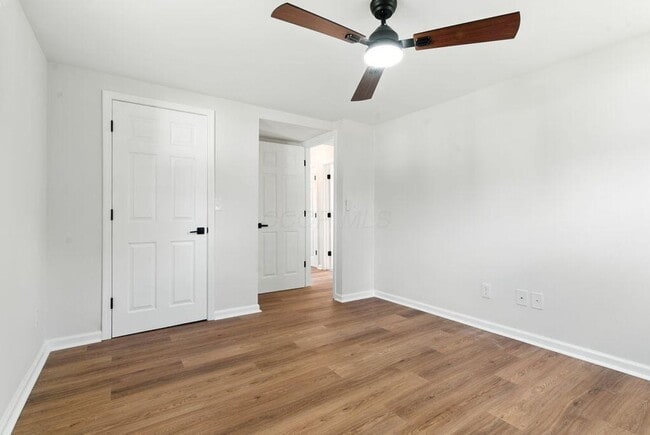 Building Photo - Charming 2-Bed / 1-Bath Ranch in Quiet Col...
