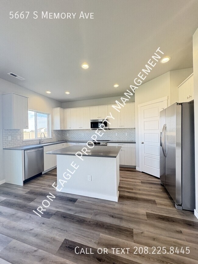 Building Photo - 5667 S Memory Ave