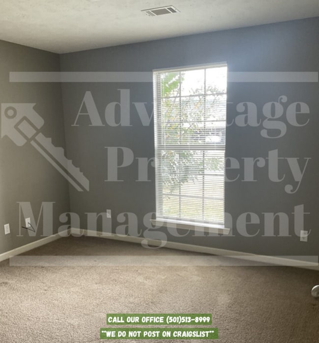 Building Photo - 2730 York Ln