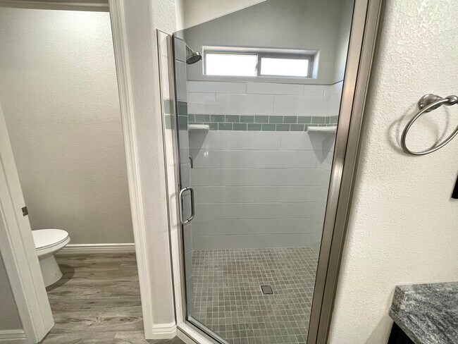 Building Photo - Beautiful 3 Bedroom 2 Bathroom Home! *HOME IS CURRENTLY OCCUPIED, PLEASE DO NOT DISTURB THE TENANT*