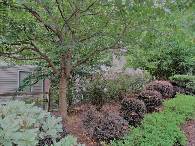 Building Photo - 1503 Wynnes Ridge Cir SE